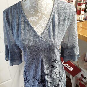 NWT VALOLIA lovely blue floral tunic size XL